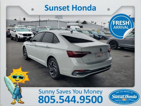 Used 2024 Volkswagen Jetta SEL image 8