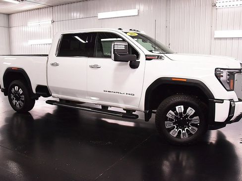 Used 2025 GMC Sierra 2500 Denali w/ Denali Reserve Package image 10