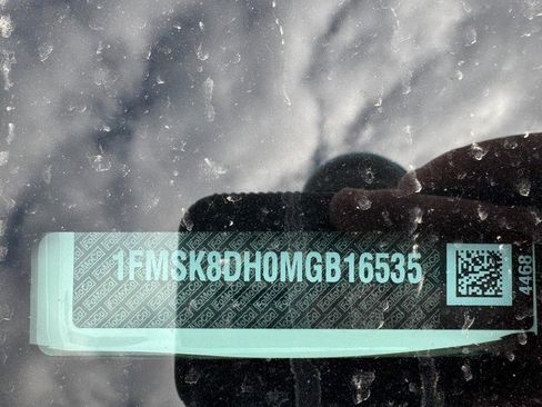 Used 2021 Ford Explorer XLT image 5