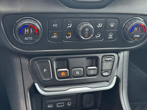 Used 2019 GMC Terrain SLE image 25