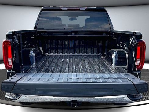 Used 2025 GMC Sierra 1500 SLT image 7