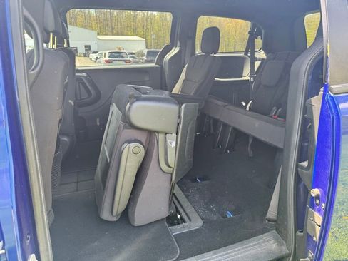 Used 2019 Dodge Grand Caravan SE FWD image 20