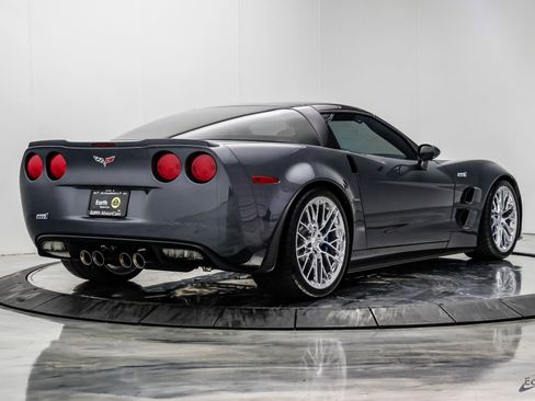 Used 2010 Chevrolet Corvette ZR1 w/ Preferred Equipment Group RWD image 18
