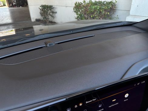 Used 2025 Chevrolet Equinox LT FWD image 17