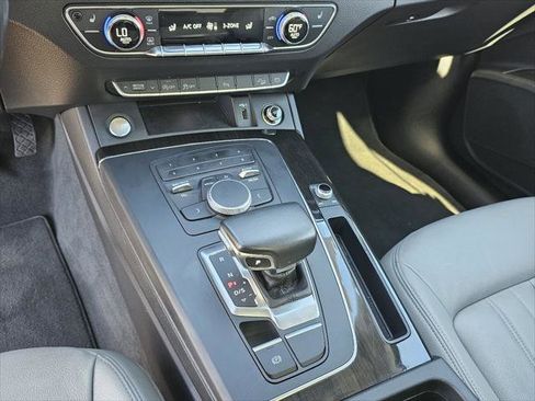 Used 2018 Audi Q5 2.0T Premium Plus w/ Premium Plus Package image 11