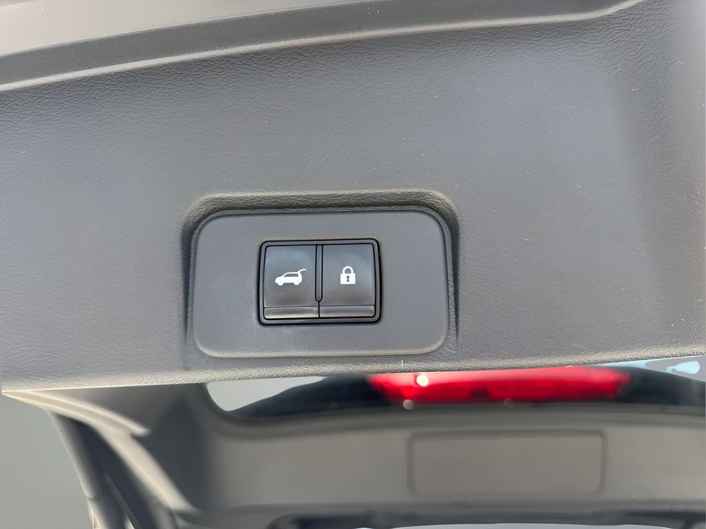 Used 2024 Nissan Rogue Platinum FWD image 35