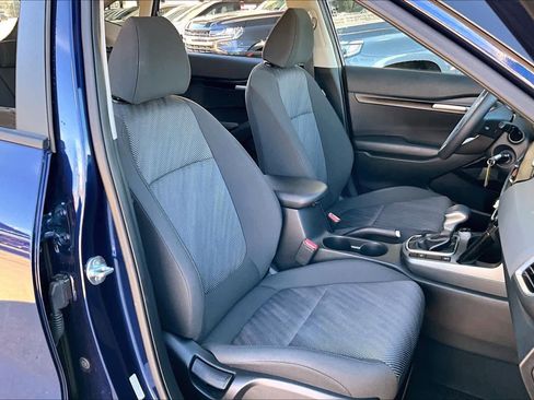 Used 2025 Kia Seltos LX image 8