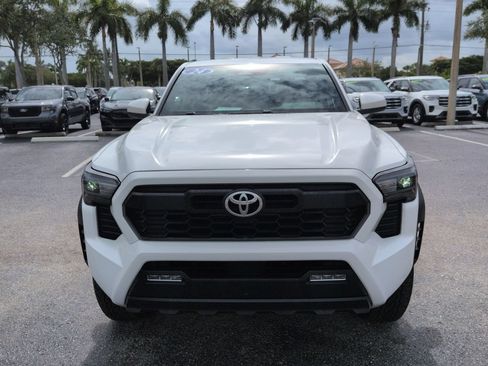 Used 2024 Toyota Tacoma TRD Off-Road AWD/4WD image 9