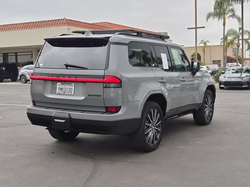 Used 2024 Lexus GX 550 w/ Accessory Package (2T) AWD/4WD image 5