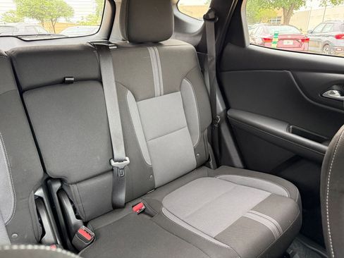 Used 2025 Chevrolet Blazer LT FWD image 37