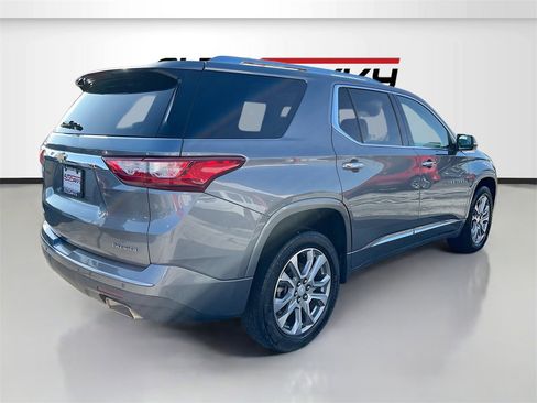 Used 2021 Chevrolet Traverse Premier image 6
