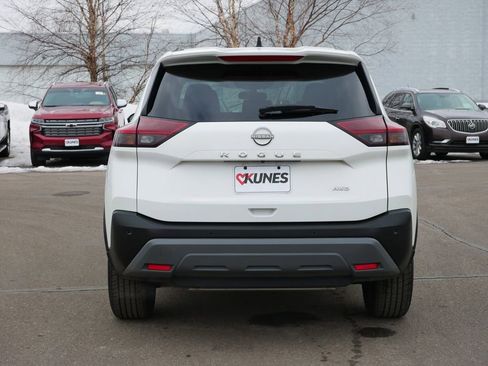 Used 2023 Nissan Rogue S image 6