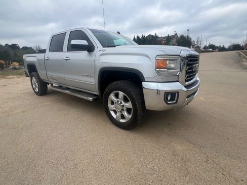 Used 2015 GMC Sierra 2500 SLT w/ Suspension Package, Off-Road image 8