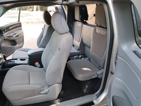 Used 2015 Toyota Tacoma 2WD Access Cab w/ Convenience Package image 24