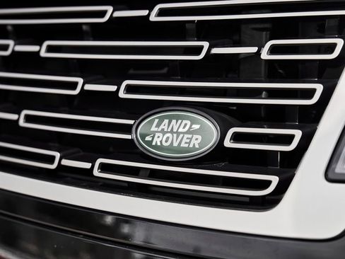 Used 2025 Land Rover Range Rover Long Wheelbase SE AWD/4WD image 8