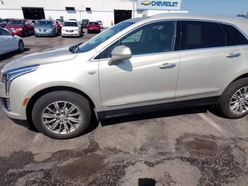 Certified 2017 Cadillac XT5 Luxury AWD/4WD image 4