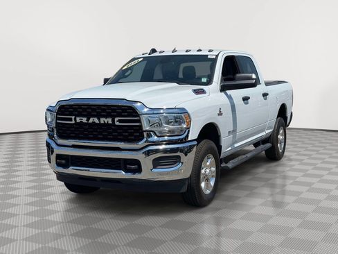 Used 2022 RAM 2500 Big Horn AWD/4WD image 3