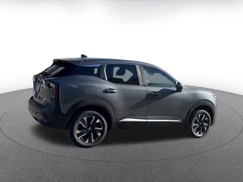 Used 2025 Nissan Kicks SV image 15