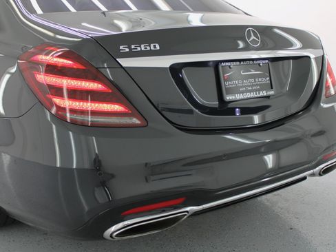 Used 2018 Mercedes-Benz S 560 Sedan image 24