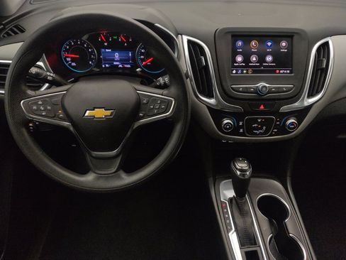 Used 2020 Chevrolet Equinox LT image 22