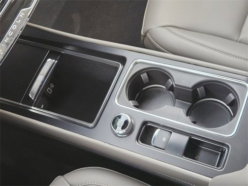 New 2026 Lincoln Corsair Premiere image 19