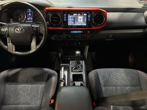 Used 2016 Toyota Tacoma SR5 AWD/4WD image 17