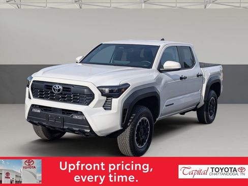 Used 2024 Toyota Tacoma TRD Off-Road AWD/4WD image 4