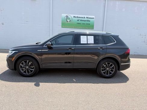 Used 2023 Volkswagen Tiguan SE FWD image 9