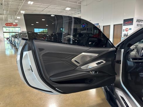 Used 2025 Chevrolet Corvette Z06 RWD image 12
