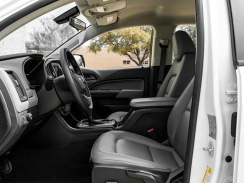 Used 2021 Chevrolet Colorado W/T w/ WT Convenience Package image 3