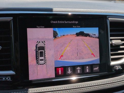 Used 2025 Chrysler Pacifica Select FWD image 18
