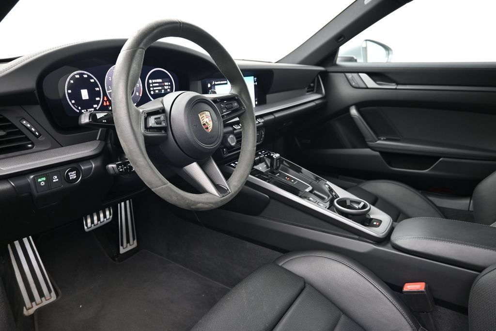 Certified 2025 Porsche 911 Carrera S RWD image 4