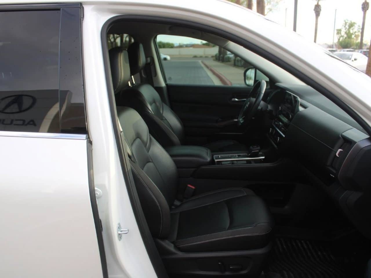 Used 2022 Nissan Pathfinder SL w/ SL Black Package FWD image 16