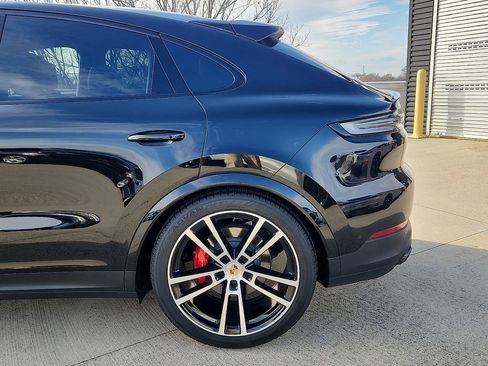 Used 2025 Porsche Cayenne S image 7