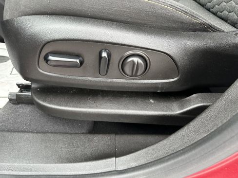 Used 2021 Chevrolet Equinox LT image 26