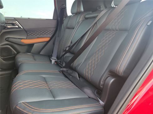 Used 2024 Mitsubishi Outlander SEL image 19