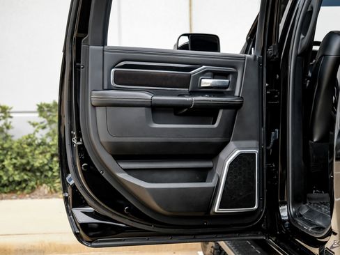 Used 2022 RAM 3500 Laramie w/ Night Edition image 91