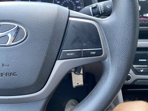 Used 2017 Hyundai Elantra SE FWD image 20