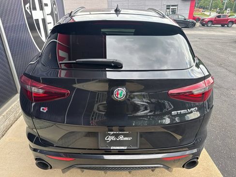 Used 2023 Alfa Romeo Stelvio Veloce AWD/4WD image 11