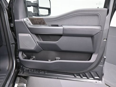 New 2026 Ford F250 Lariat w/ Chrome Package AWD/4WD image 3
