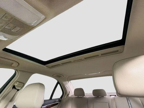 Used 2010 Mercedes-Benz C 300 Sedan image 19