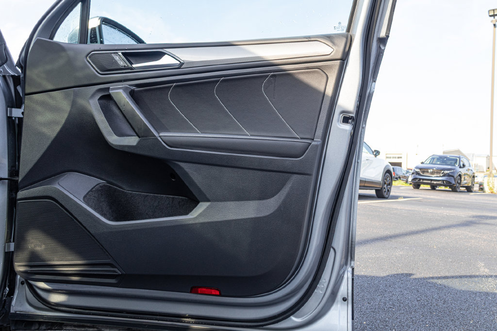Certified 2023 Volkswagen Tiguan SE w/ Panoramic Sunroof Package FWD image 34
