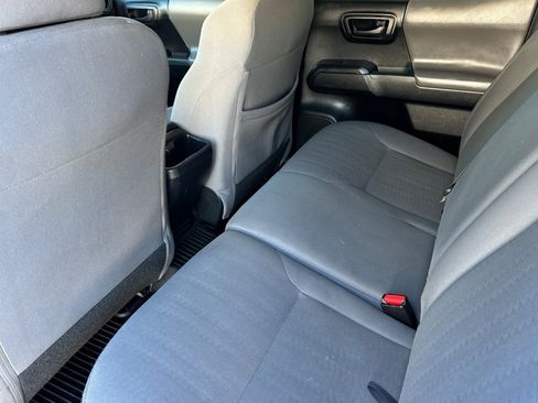 Used 2018 Toyota Tacoma SR image 12