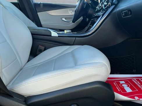 Used 2018 Mercedes-Benz C 300 Sedan w/ Premium Package image 21