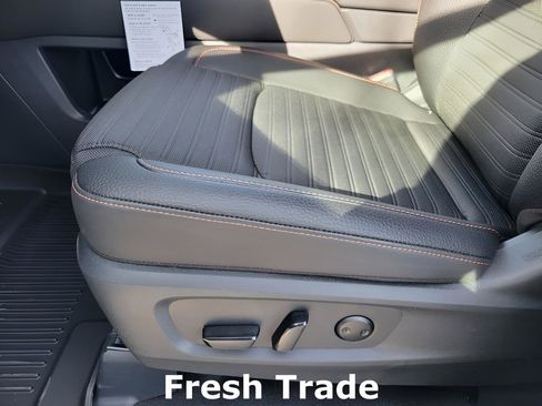 Used 2025 Nissan Pathfinder Rock Creek image 12