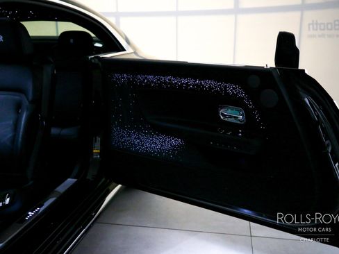 Used 2025 Rolls-Royce Spectre w/ Spectre Launch Package image 31