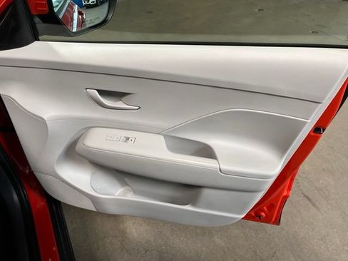 Used 2024 Hyundai Kona SEL FWD image 12