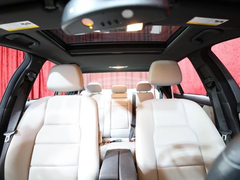 Used 2014 Mercedes-Benz C 250 Sedan image 23