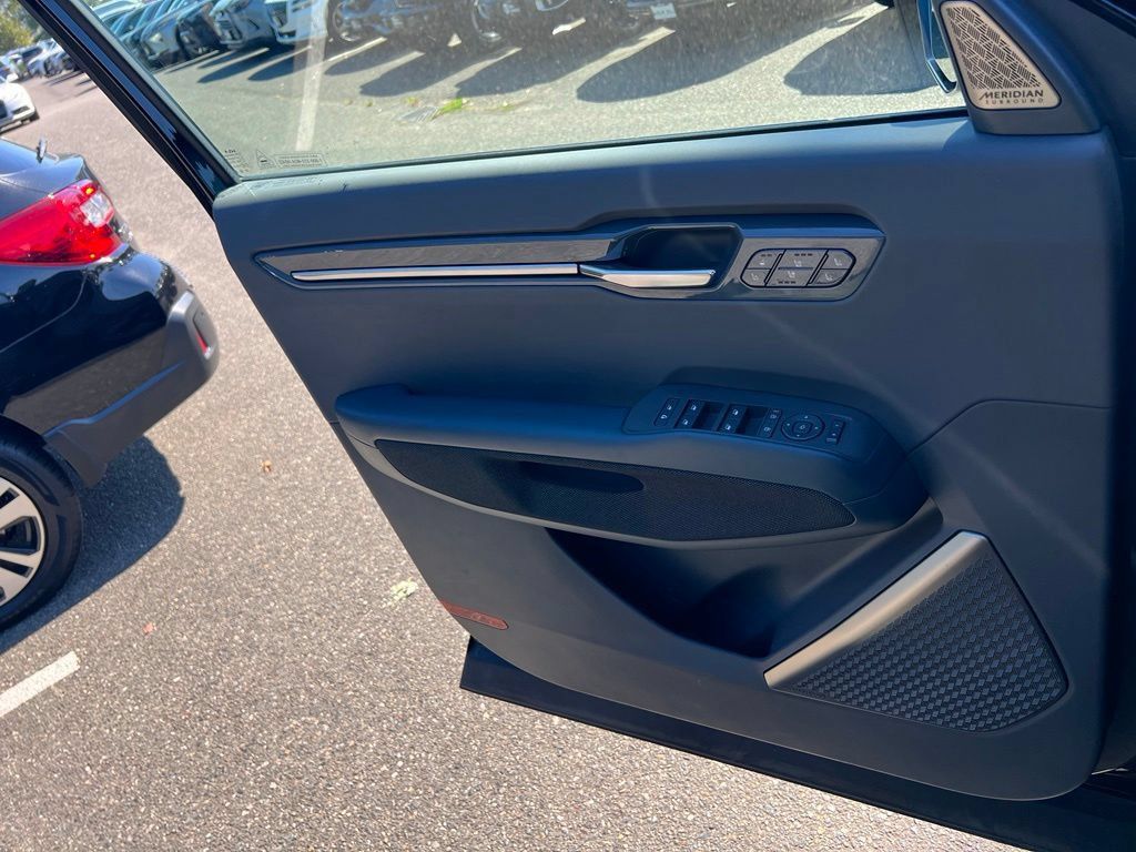 Certified 2024 Kia EV9 GT-Line AWD/4WD image 17