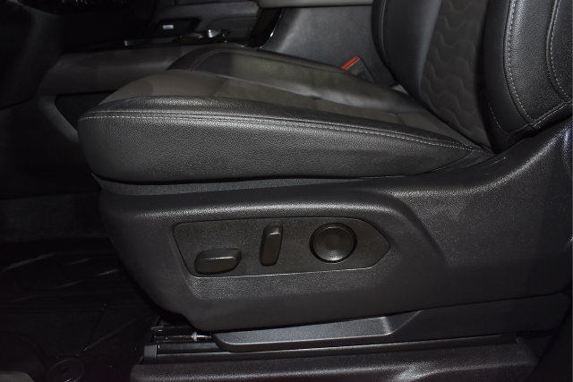Used 2024 Chevrolet Silverado 2500 ZR2 w/ Technology Package AWD/4WD image 27